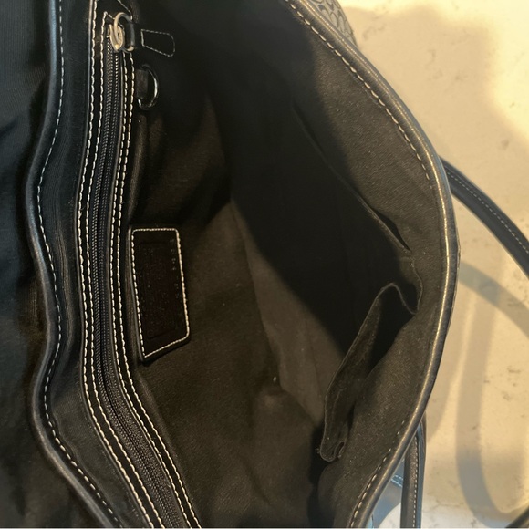 Coach black leather bag. - Picture 3 of 4